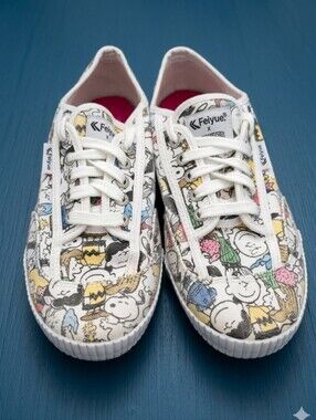 Feiyue Peanuts Canvas Sneakers - White with Multicolor Print Sz 9